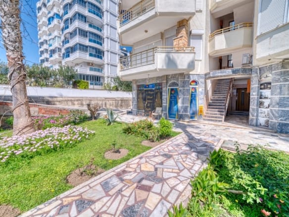 Luxury Seafront 3+1 Apartment in Alanya – Full Sea View