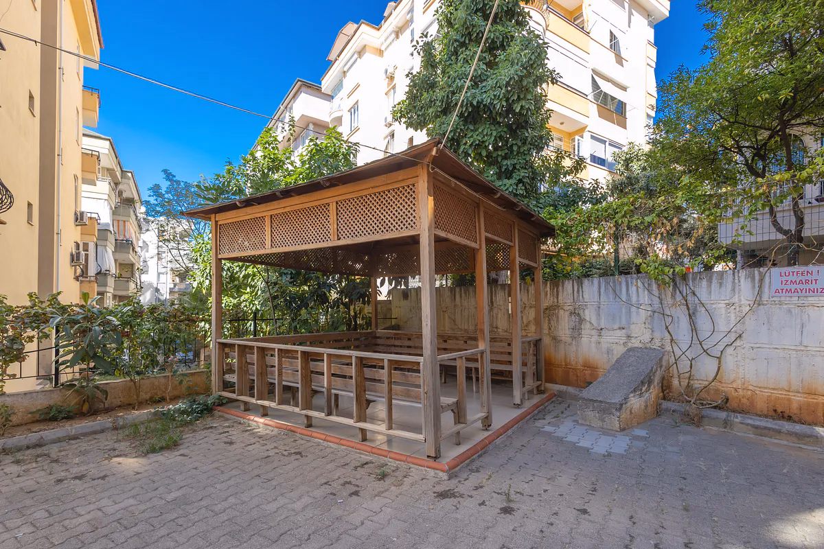 Buy Apartment Alanya Center Spacious 3+1 Residence (16) Private parking area at Alanya residence