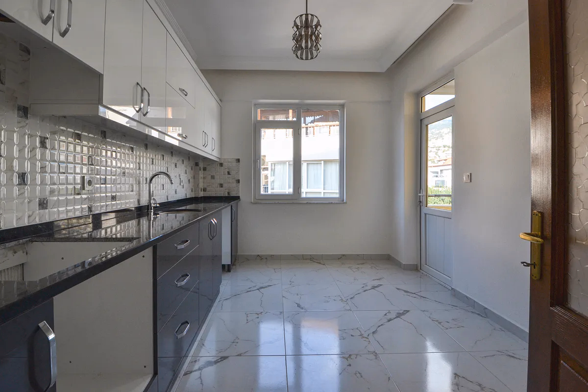 Buy Apartment Alanya Center Spacious 3+1 Residence (17) Separate family kitchen in Alanya Center