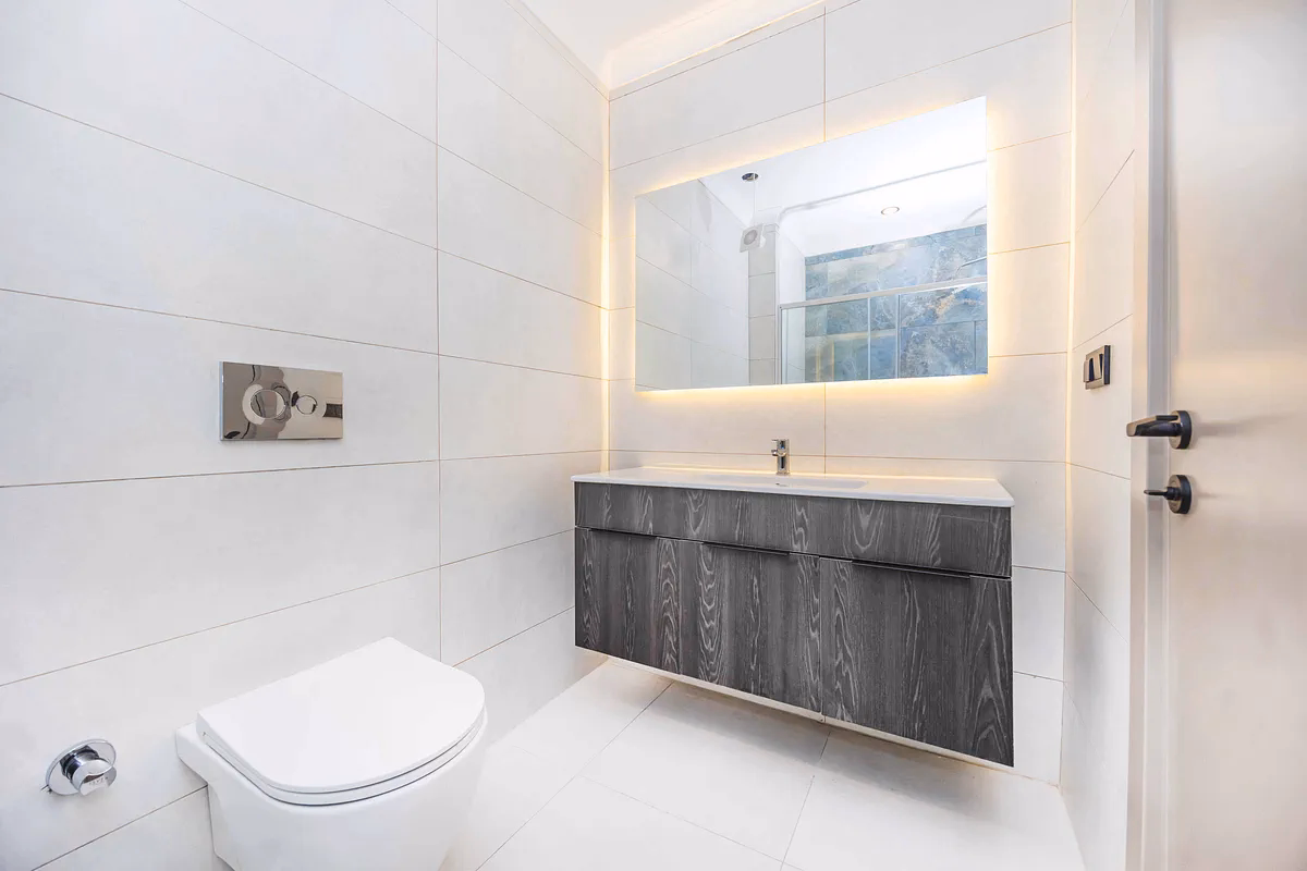 Buy Apartment Alanya – Küçüker Tower 1+1 Sea View Luxury (12) Modern bathroom Kestel Alanya apartment