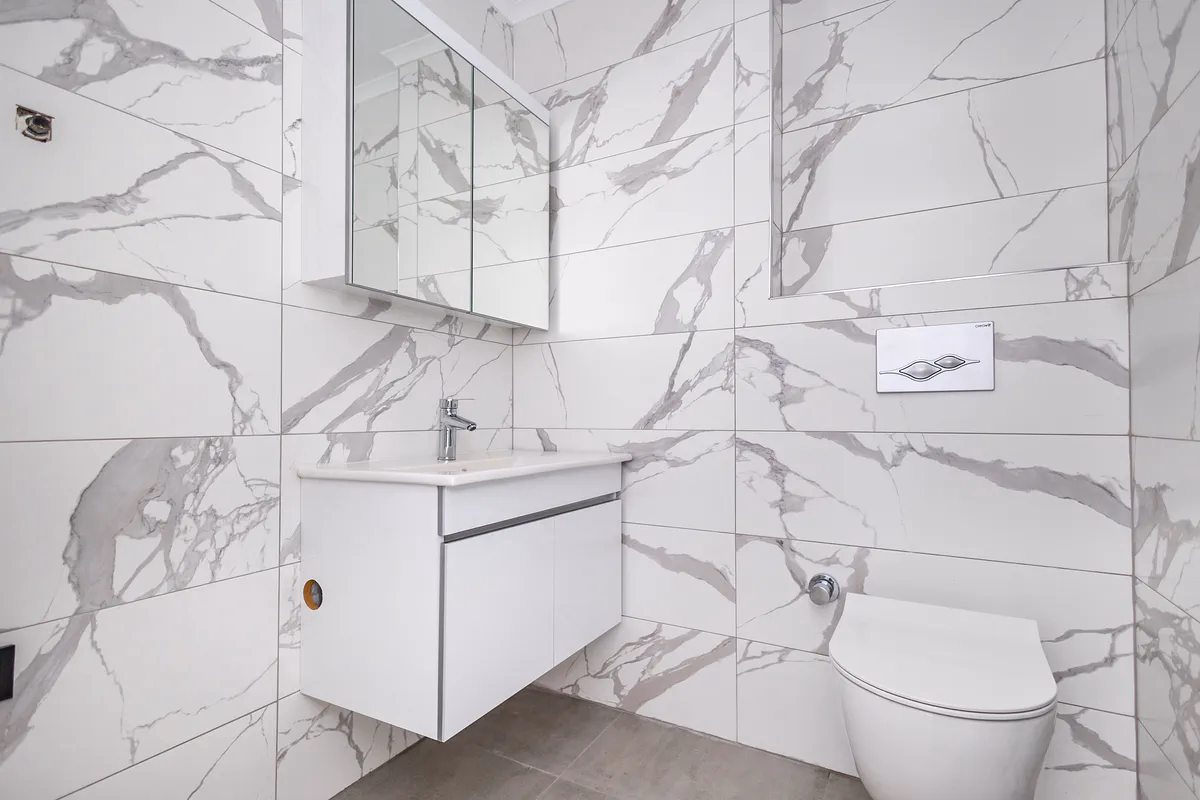 Buy Apartment Kargicak Alanya Sea Nature Residence (25) Contemporary bathroom inside Kargicak apartment