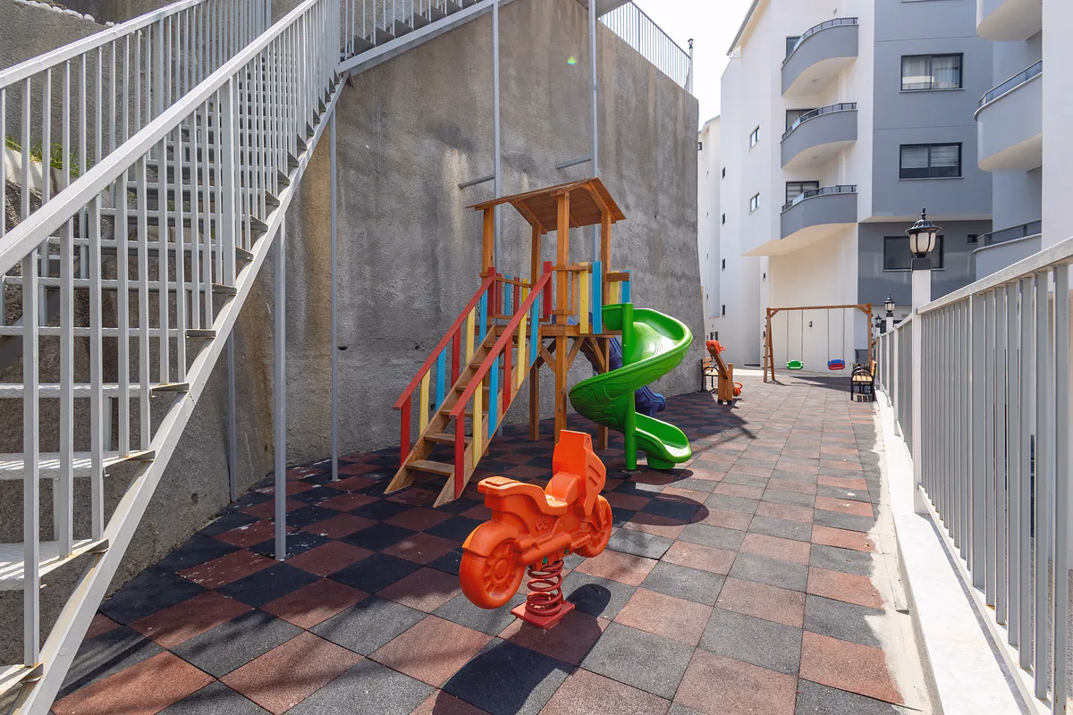 Buy Apartment Kargicak Alanya Sea Nature Residence (8) play ground at Kargicak complex
