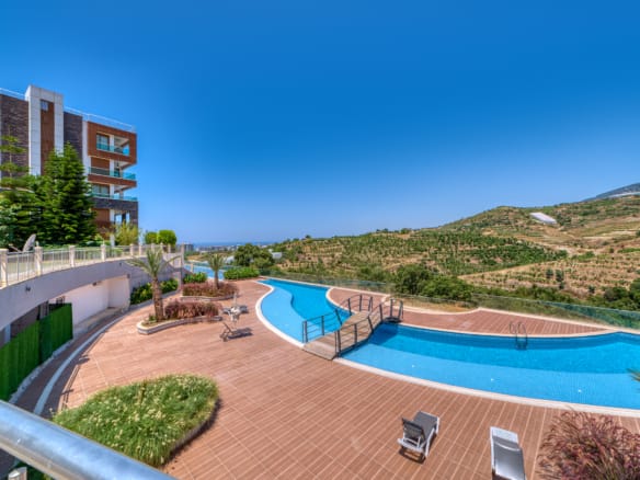 Luxury Loft Garden Apartment with Sea View in Gold City, Alanya
