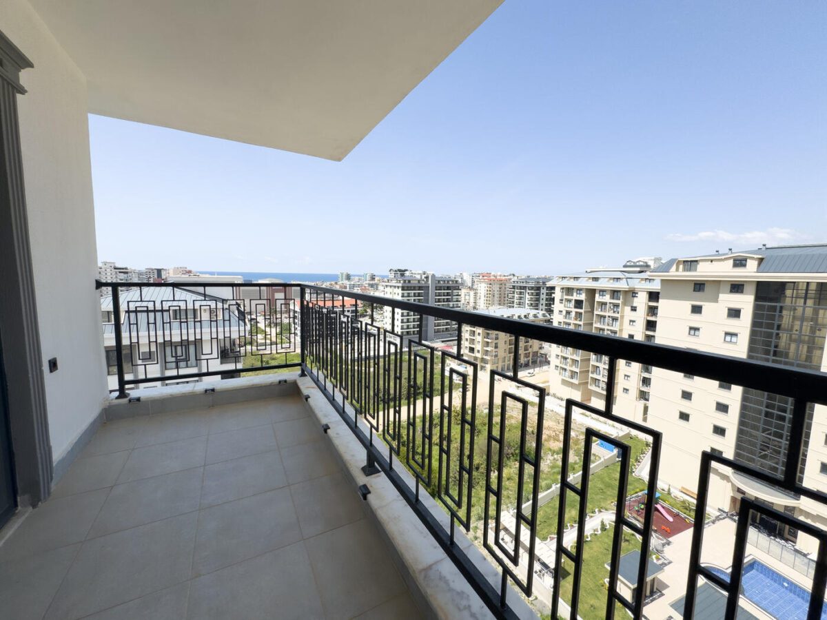 Sea & Mountain View 2+1 Apartment for Sale in Mahmutlar,