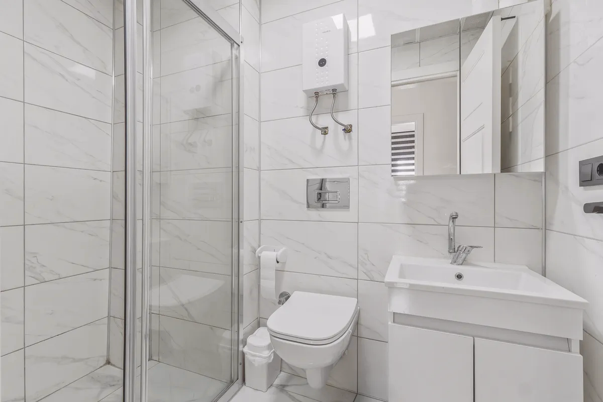 Buy Apartment Mahmutlar Alanya — Furnished 1+1 in Best Life 8 (2) Bright furnished bedroom in Best Life 8 Alanya apartment