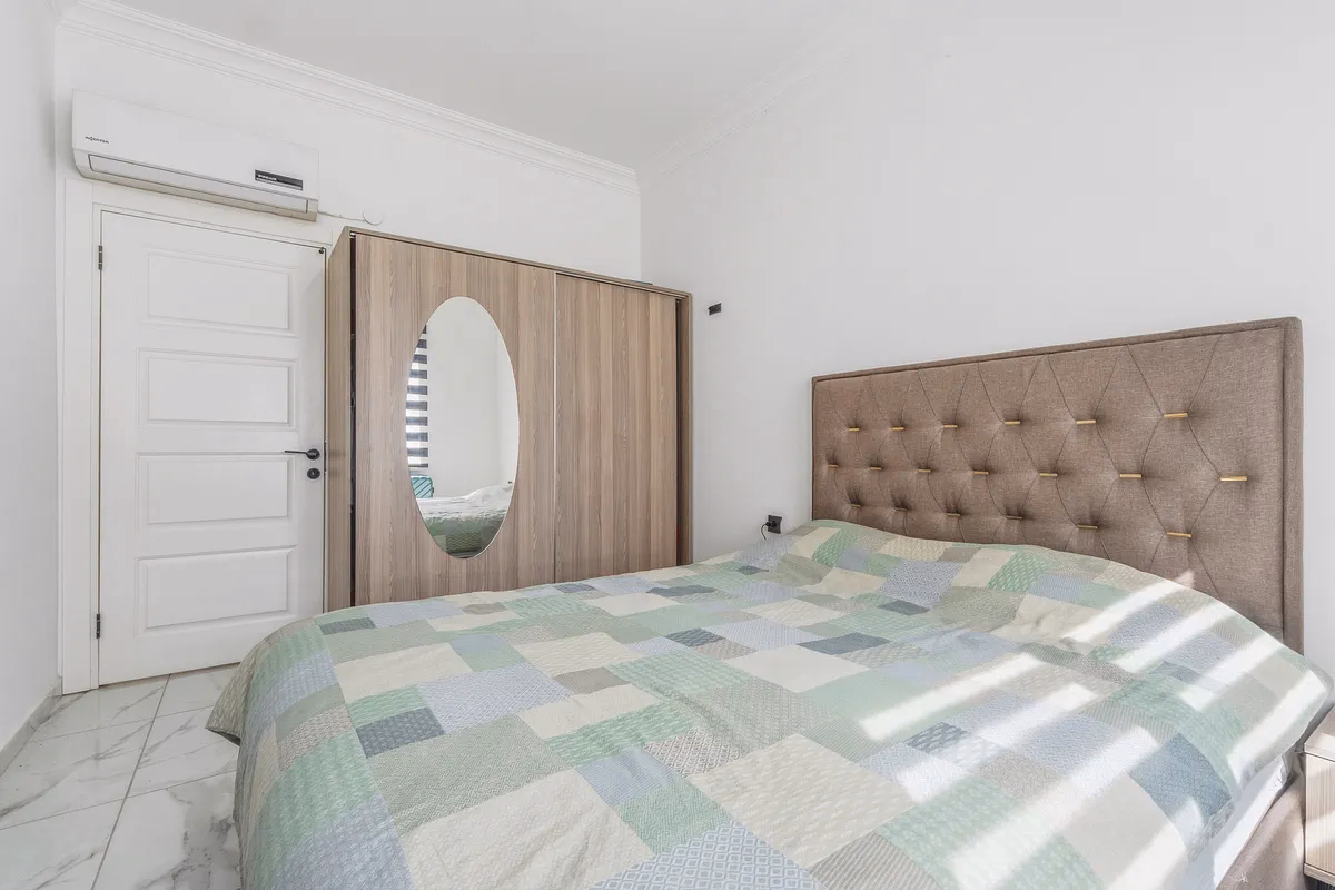 Buy Apartment Mahmutlar Alanya — Furnished 1+1 in Best Life 8 (4) Bright furnished bedroom in Best Life 8 Alanya apartment