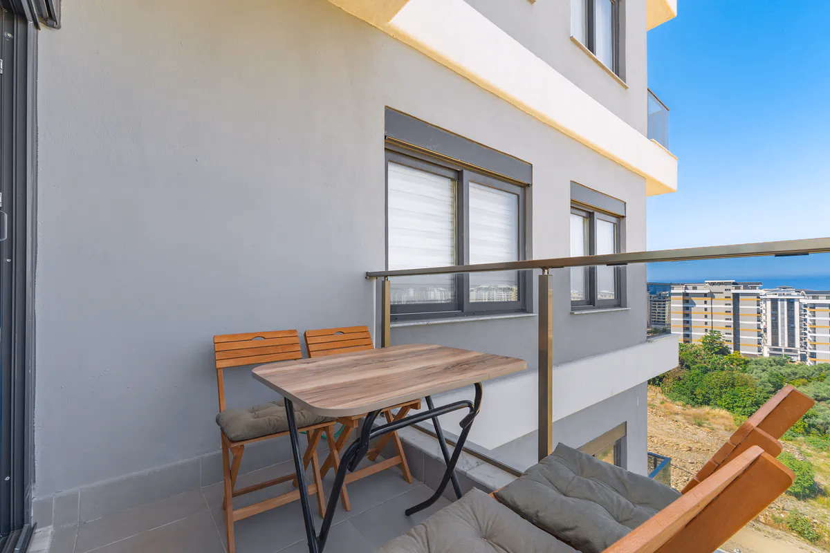 Buy Apartment Mahmutlar Furnished Arcadia Residence (5) balcony overlooking Mahmutlar neighborhood