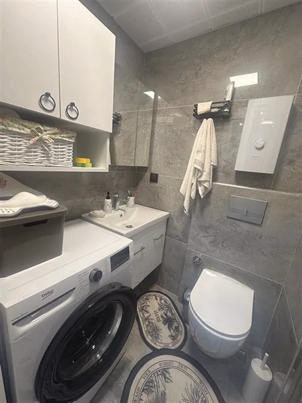Furnished 1+1 Apartment in White Residence Oba (5) Modern bathroom in beachfront apartment in Oba Alanya