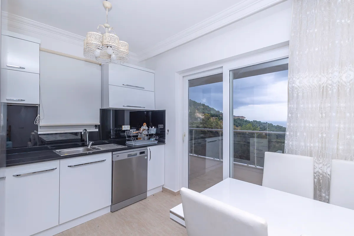 Kargicak Duplex Apartment with Sea View and Pool Access (3) Fully furnished kitchen in Kargicak duplex apartment