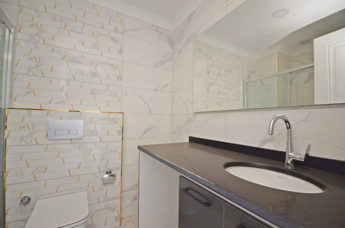 Pine Garden Avsallar Alanya (17) Hilton-finish bathroom with shower cabin Pine Garden Avsallar
