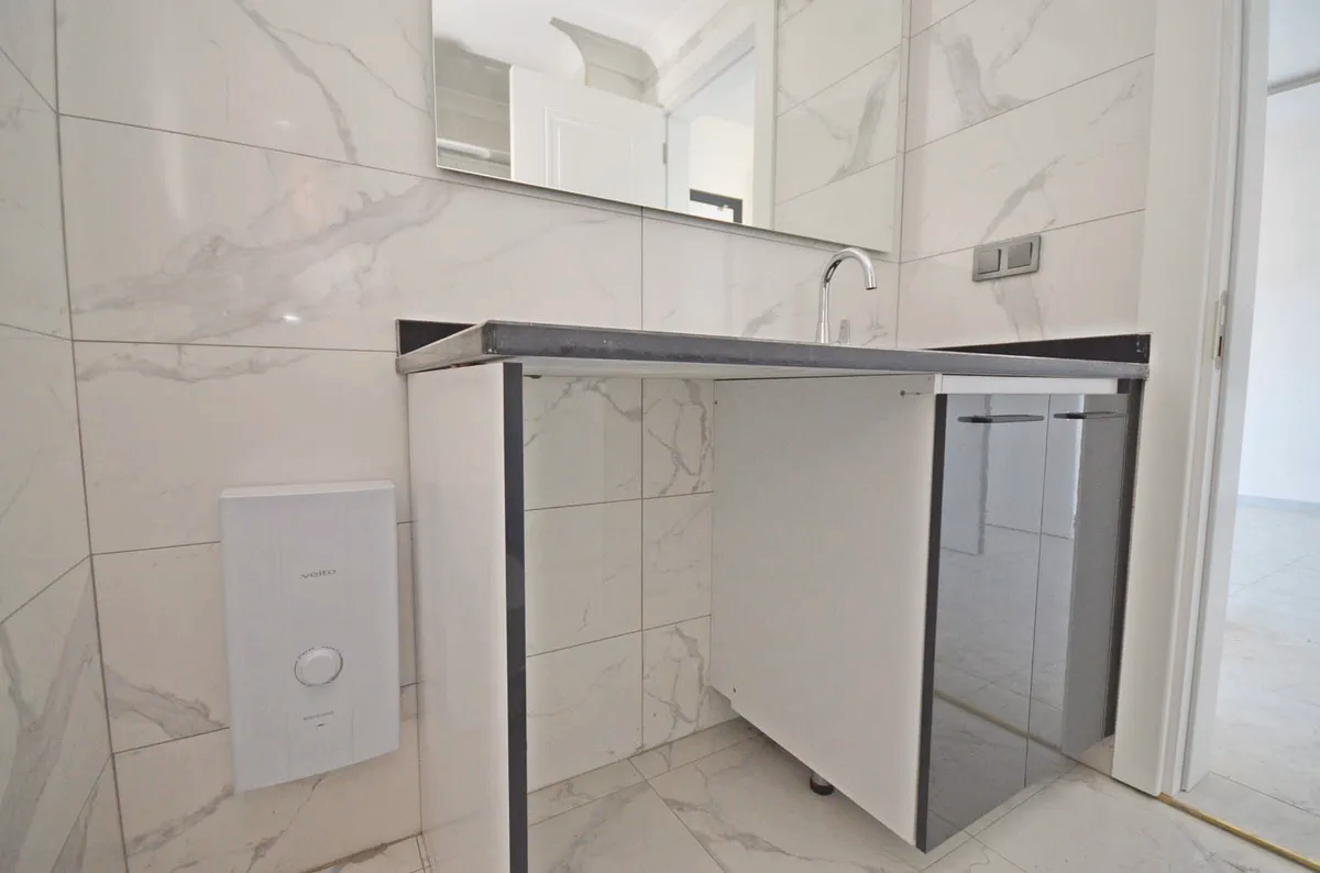 Pine Garden Avsallar Alanya (21) Hilton-finish bathroom with shower cabin Pine Garden Avsallar