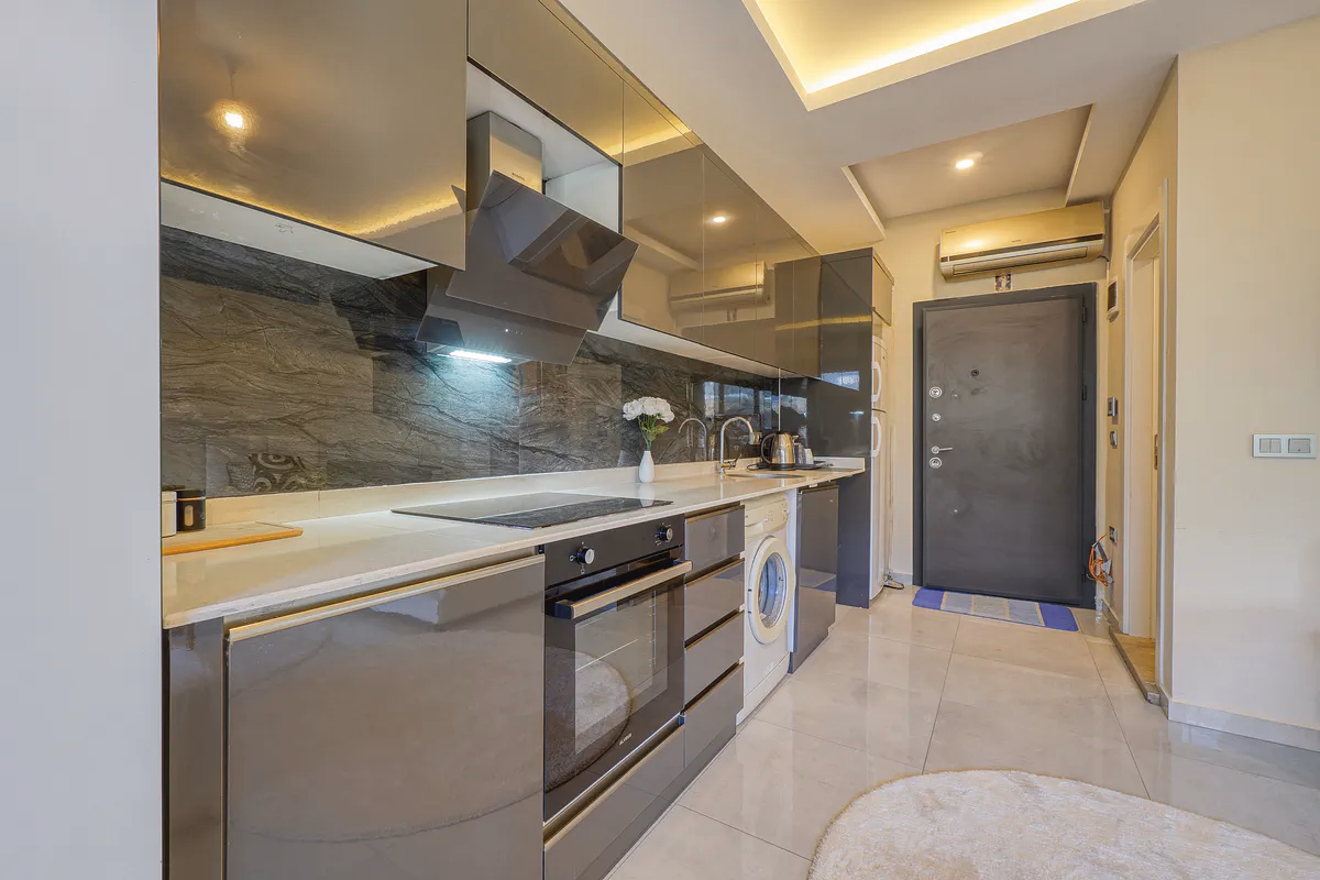 Studio Apartment Mahmutlar Alanya Furnished TNH Hill (4) American kitchen inside Mahmutlar studio