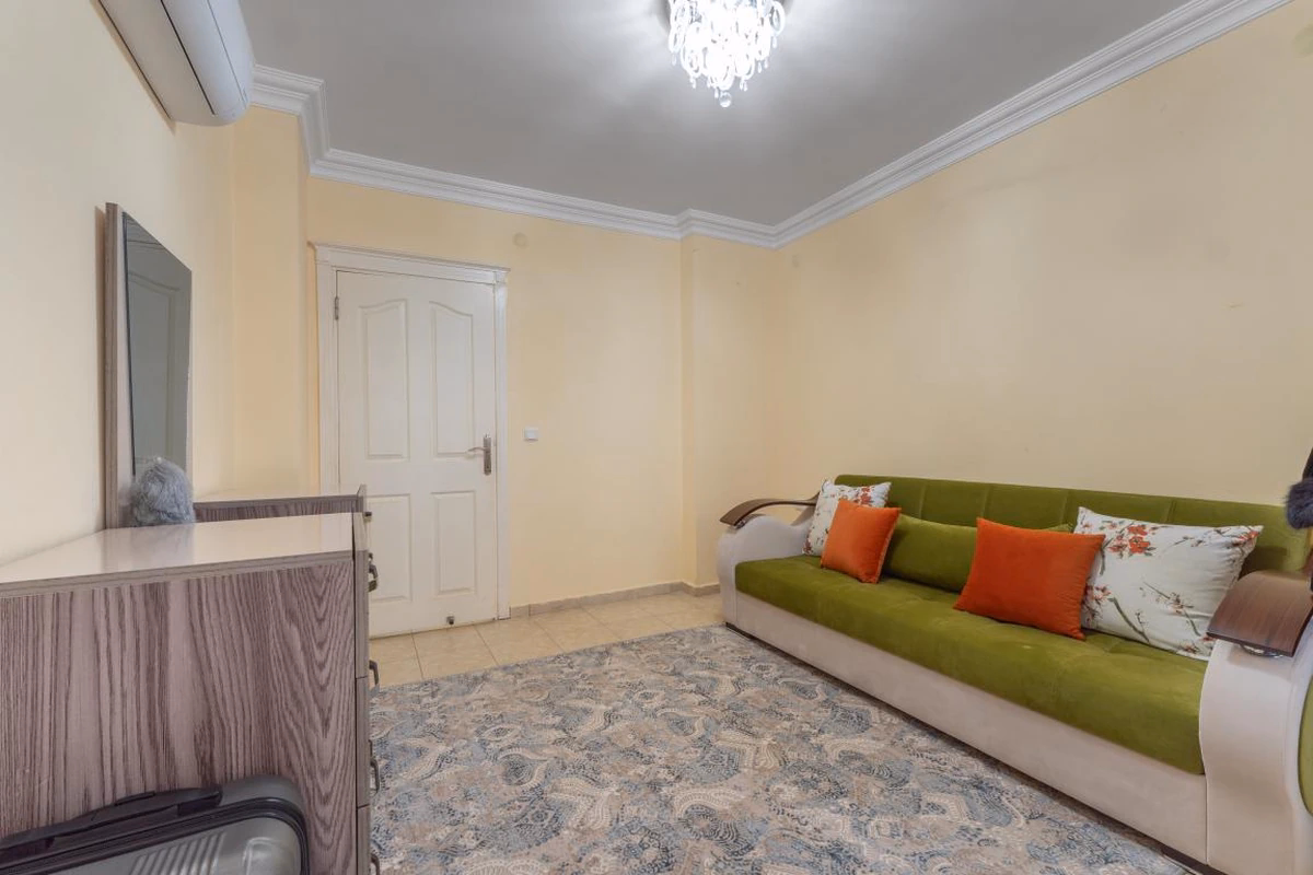 Furnished Apartment Mahmutlar – Spacious 2+1 Near Beach (20) Furnished living room in Mahmutlar apartment