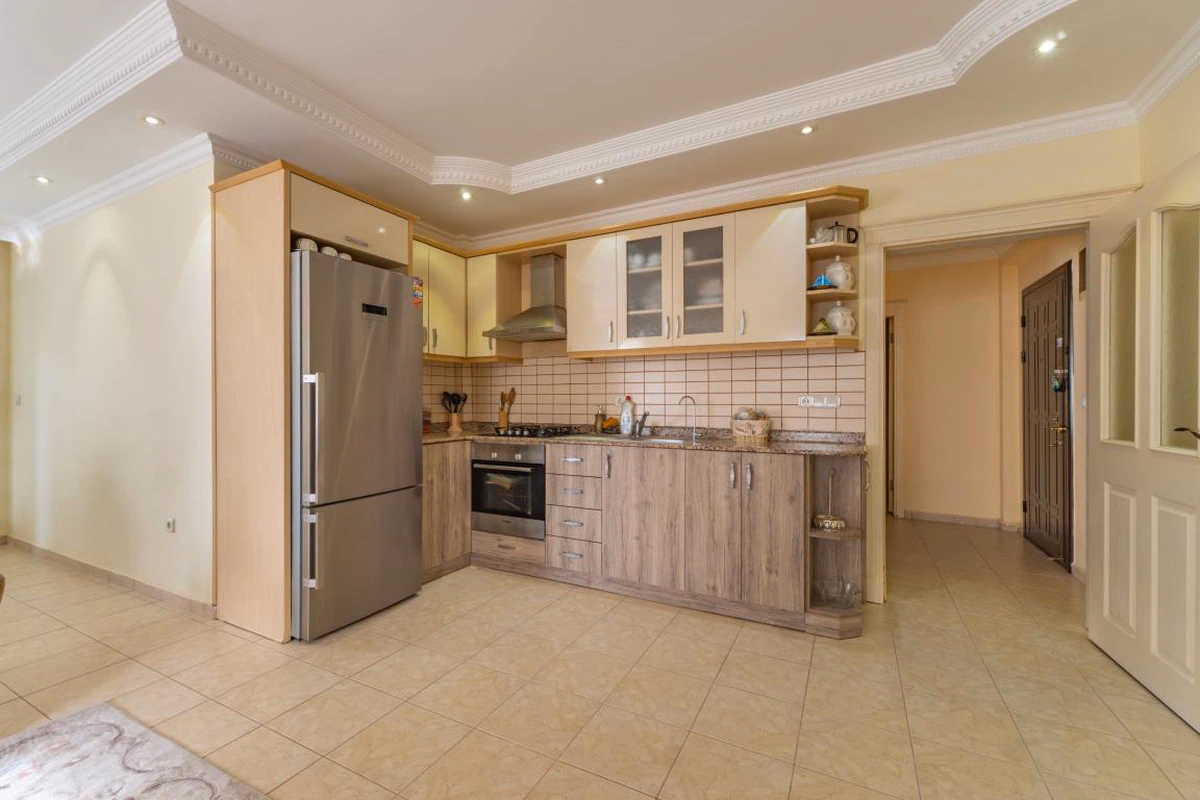 Furnished Apartment Mahmutlar – Spacious 2+1 Near Beach (28) American kitchen inside Onur Apartmanı Mahmutlar