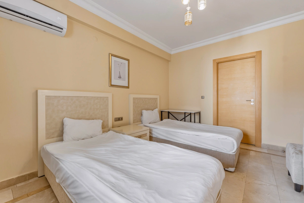 GoldCity Apartment Kargicak – Panoramic Sea Views (17) Furnished bedroom inside GoldCity Residence