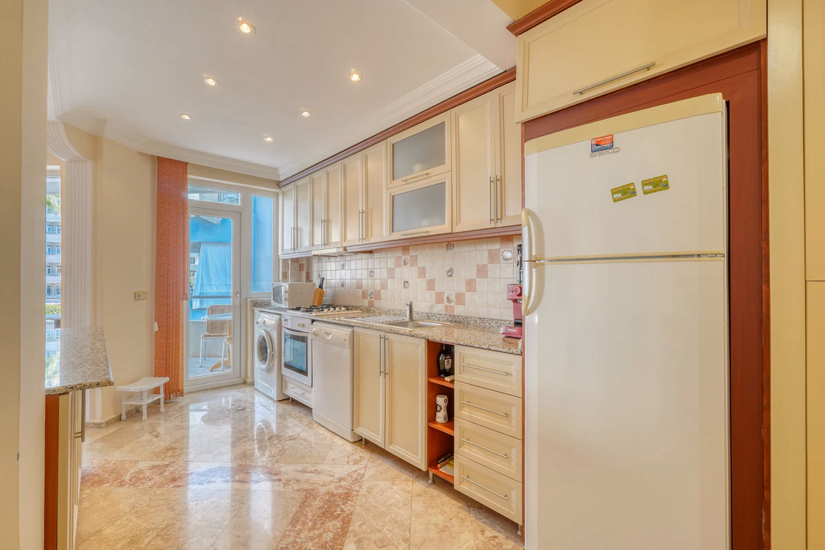 Beachfront Furnished 2+1 Apartment (20) American kitchen in Mahmutlar apartment
