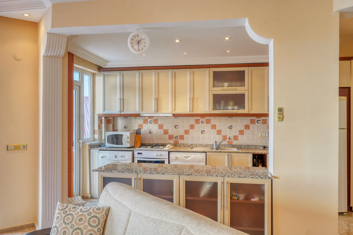 Beachfront Furnished 2+1 Apartment (27) American kitchen in Mahmutlar apartment