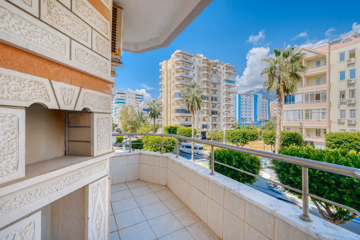 Beachfront Furnished 2+1 Apartment (4) Sea view balcony in Mahmutlar Alanya