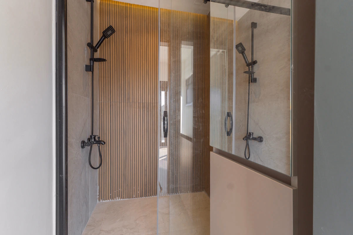 Demirtaş, Alanya, Antalya (15) Hilton bathroom Avakado Residence
