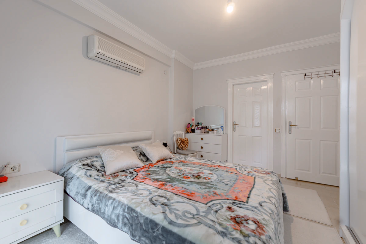 Sunset Bay 1 Mahmutlar (12) Master bedroom at Sunset Bay 1